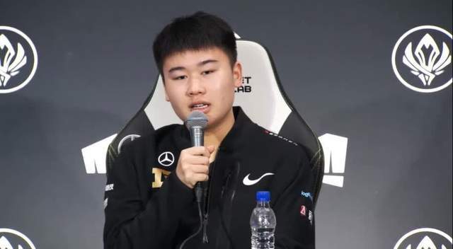 日本队引发争议！，Scout官方宣布战术调整新规全场沸腾不已(scout公司回应无法参加s14)