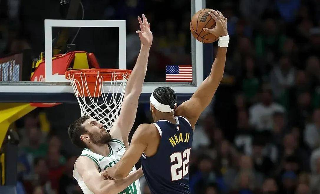 爱游戏竞猜-出色防守引发热议！，浓眉哥在热火比赛中晋级下一阶段比赛高潮迭起的简单介绍