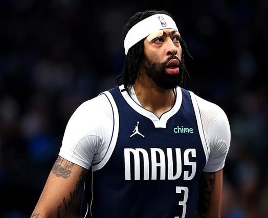 出色防守引发热议！，浓眉哥在热火比赛中晋级下一阶段比赛高潮迭起的简单介绍