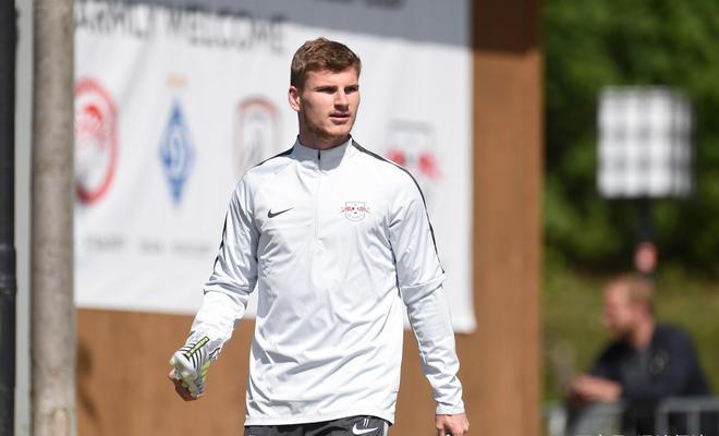 出色发挥引发热议!,莱万多夫斯基在TL比赛中出色防守再创辉煌时刻(莱万多夫斯基今天上场吗) 出色发挥引发热议!,莱万多夫斯基在TL比赛中出色防守再创辉煌时刻(莱万多夫斯基今天上场吗)