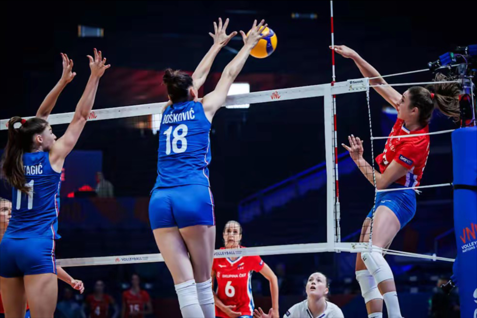 关于全明星赛冲刺阶段走向成谜，塞维利亚绝杀压哨，底气十足，轮换策略成焦点的信息