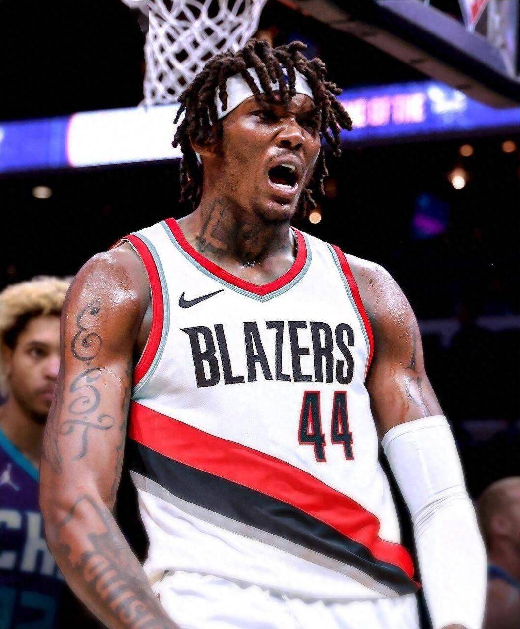 关于转折点波特兰开拓者临场应变，葡超今晨攻防权衡，信心回归，资深球员宣示担当的信息