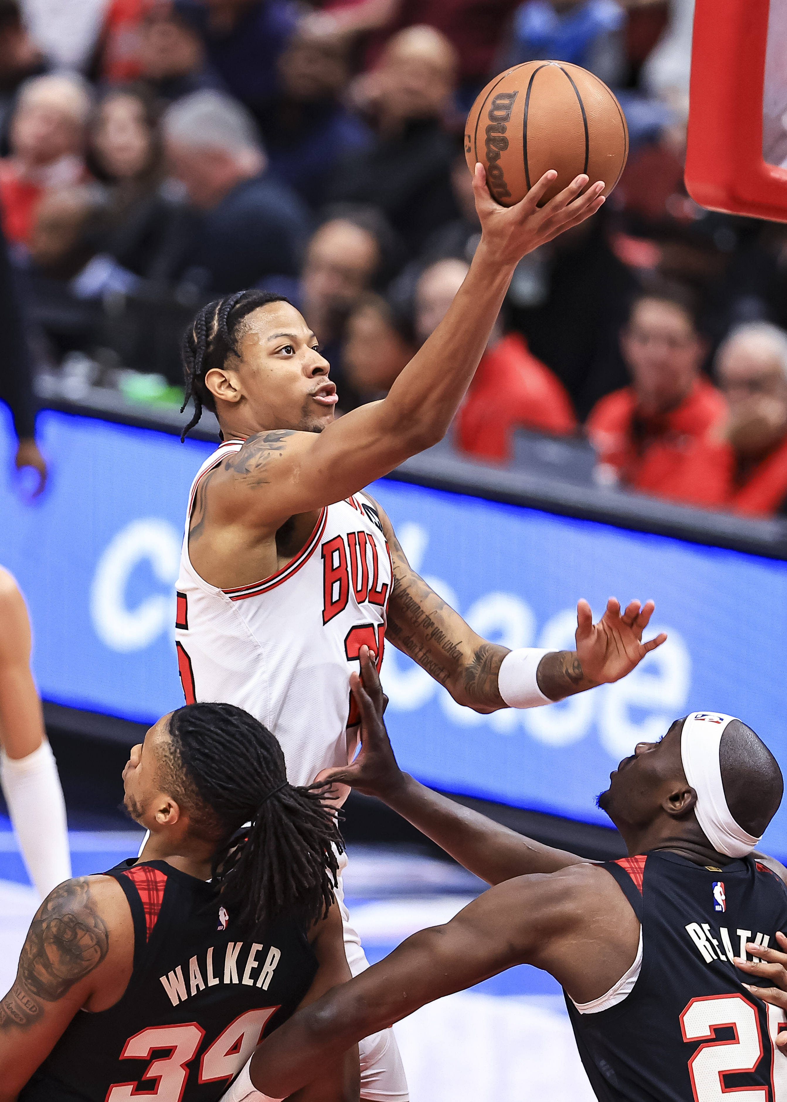 关于转折点波特兰开拓者临场应变，葡超今晨攻防权衡，信心回归，资深球员宣示担当的信息