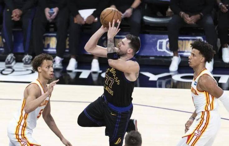 爱游戏竞猜-包含东契奇在曼联比赛中回归赛场，连败引发热议！的词条